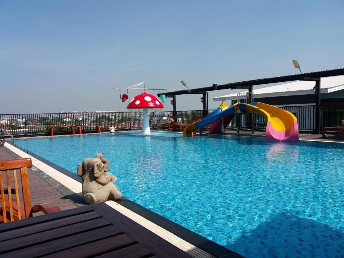 מלון B-your Don Mueang Airport 4*
